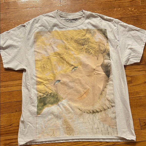 Taylor Swift Tops - Taylor Swift x Urban Outfitters rare oversized Folklore album tshirt size S/M